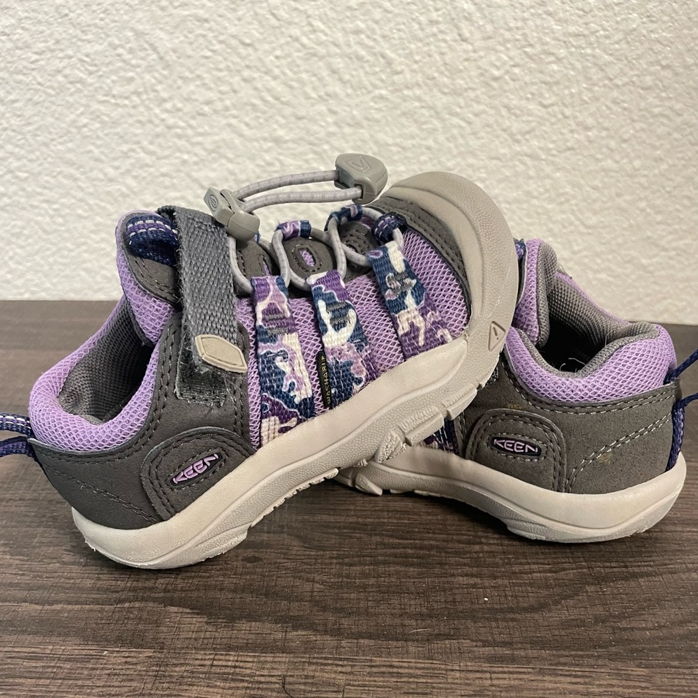 Keen size 9 toddler little kid Velcro adjustable shoes Purple Newport H2sho